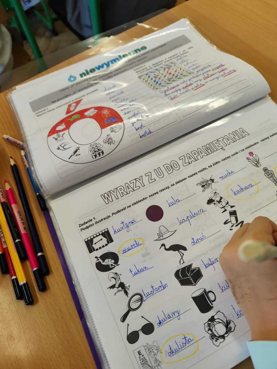 KLASY 3B I 3D ROZWIJAJĄ SWOJE UMIEJĘTNOŚCI ORTOGRAFICZNE!