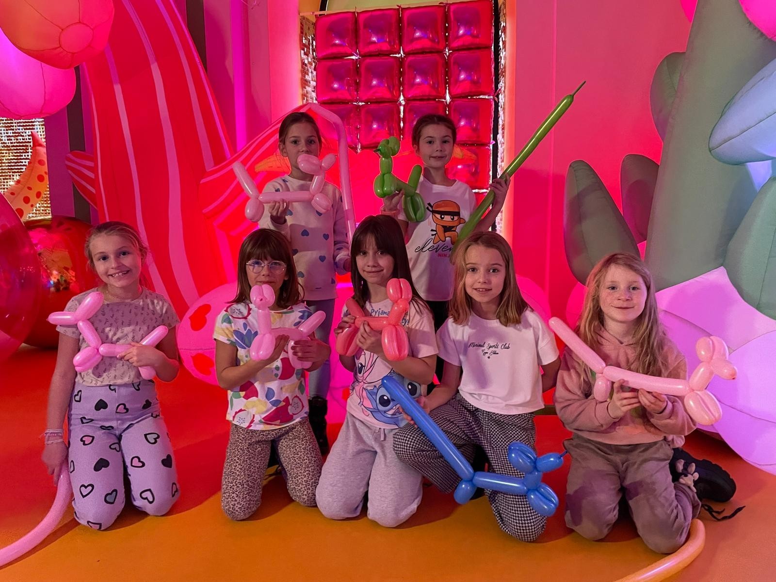 WYCIECZKA KLAS DRUGICH DO MUZEUM FIGUR WOSKOWYCH I BALONÓW 