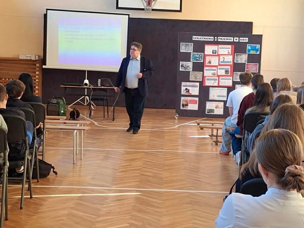 LEKCJA PROFILAKTYCZNA NA TEMAT ZAGROŻEŃ W SIECI