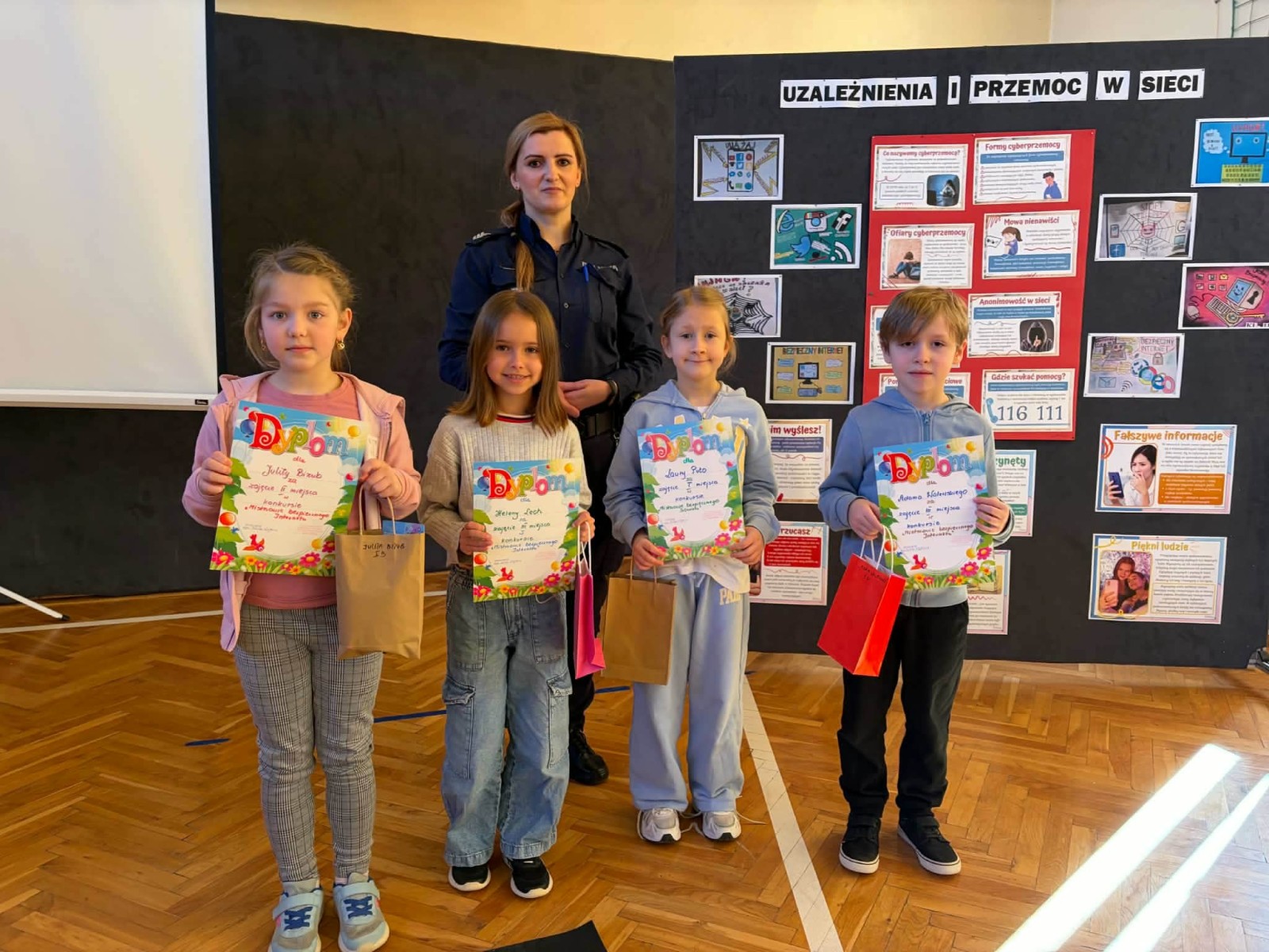 SPOTKANIE Z POLICJANTEM – BEZPIECZEŃSTWO NA DRODZE I W SIECI