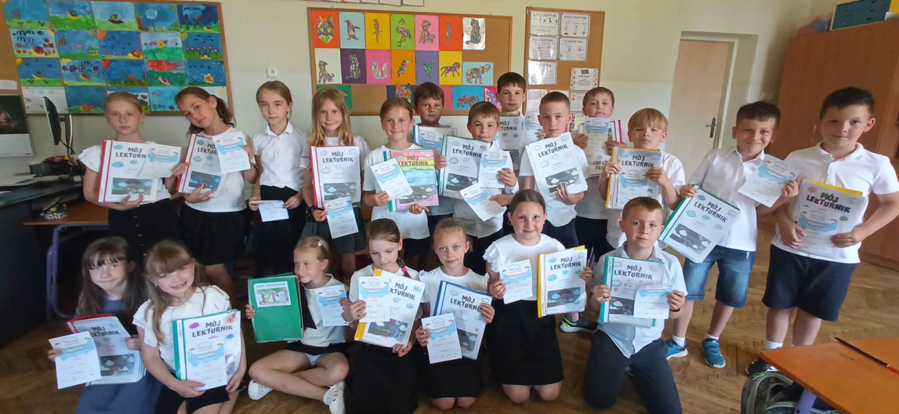 OGÓLNOPOLSKI PROJEKT EDUKACYJNY „CZYTAM Z KLASĄ – LEKTURKI SPOD CHMURKI”