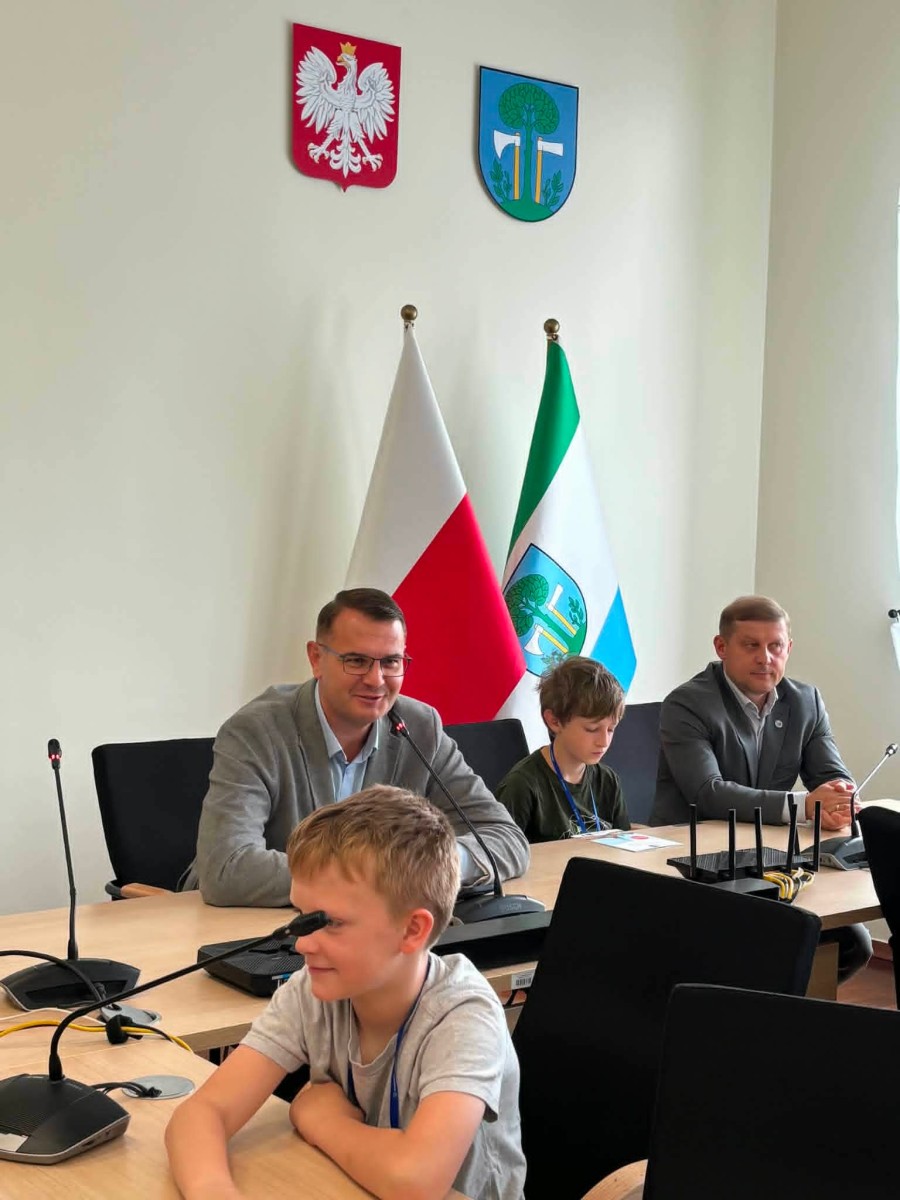 POZNAJĘ CIEKAWE ZAWODY, SPOTYKAM CIEKAWYCH LUDZI - FINAŁ INNOWACJI PEDAGOGICZNEJ W KLASACH IIIB I IIID